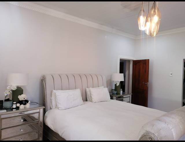 6 BEDROOM FREESTANDING FOR SALE IN WILKOPPIES